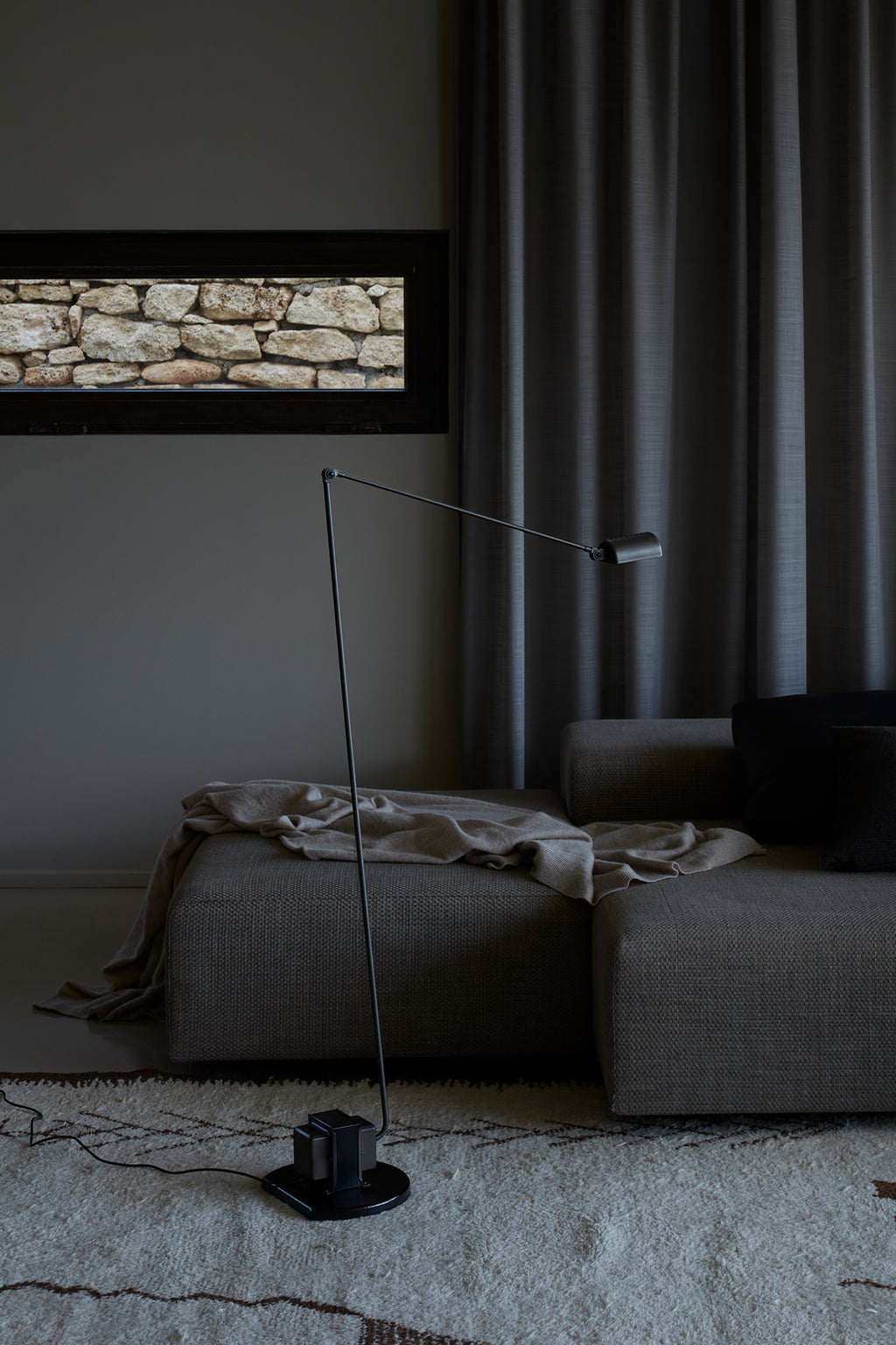 Daphine Floor Light By Lumina