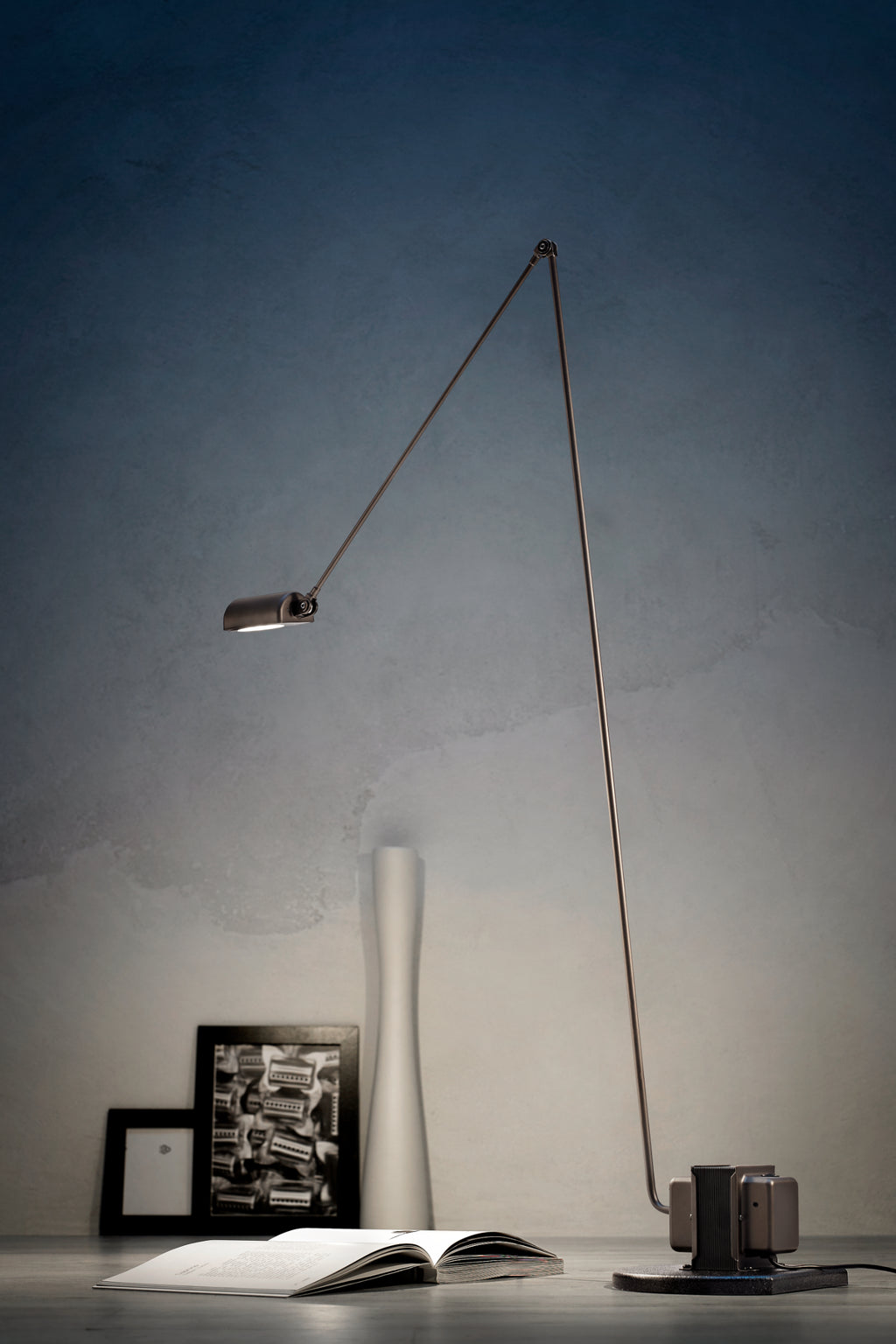 Daphine Floor Light By Lumina
