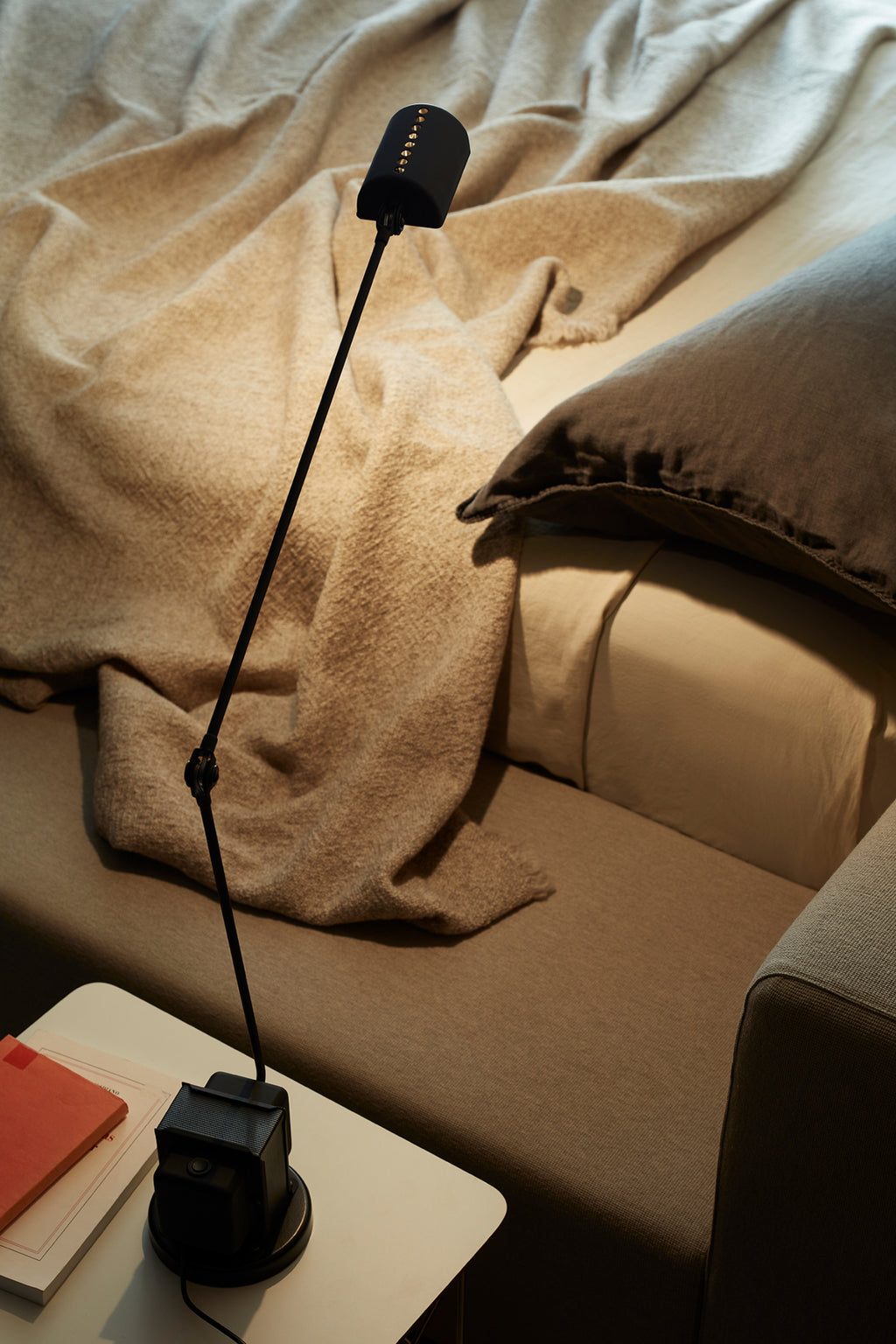 Daphine Table Light By Lumina