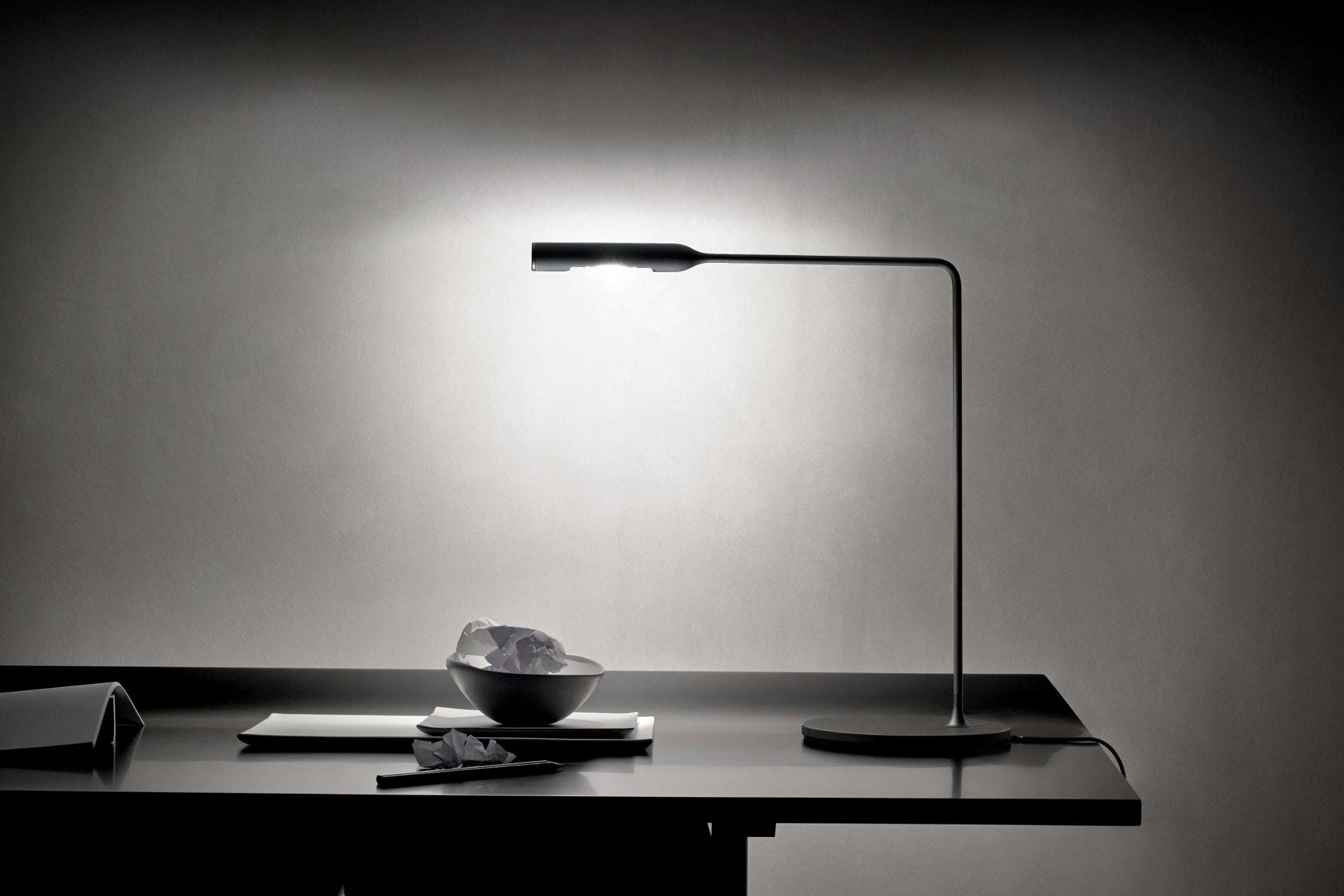 Flo Desk By Lumina